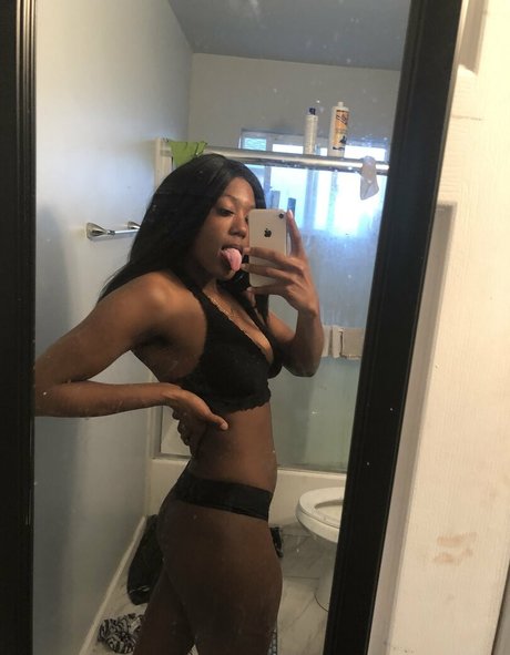Photo nue de fuite OnlyFans de Krazyyy4k