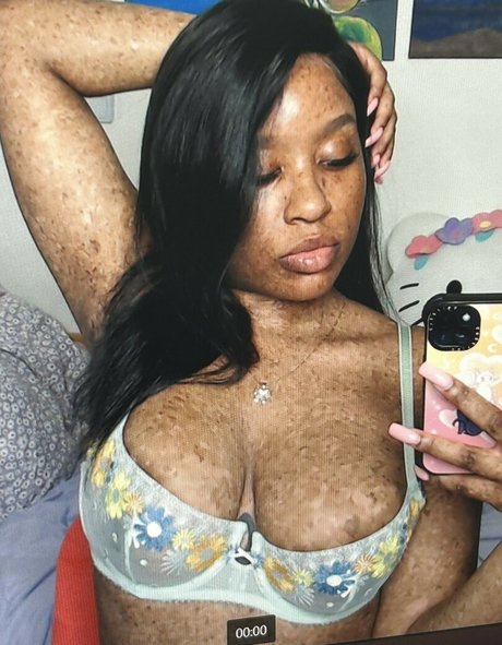 Photo nue de fuite OnlyFans de Freckledn