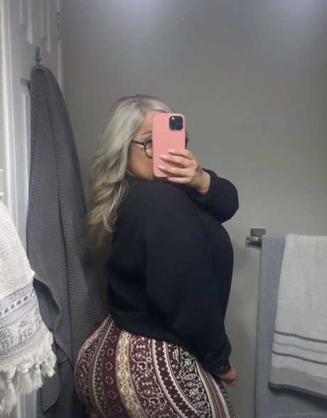 Photo nue de fuite OnlyFans de Lilly Alcorn