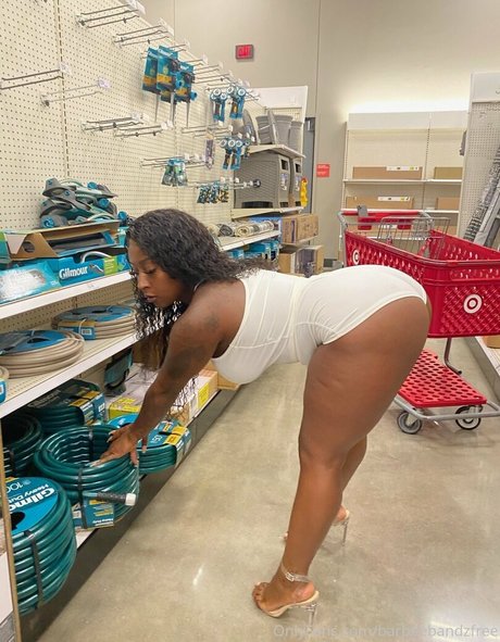 Photo nue de fuite OnlyFans de Barbeebandzfree