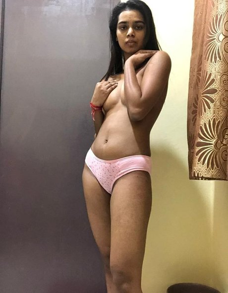 Photo nue de fuite OnlyFans de Indian Exhibition
