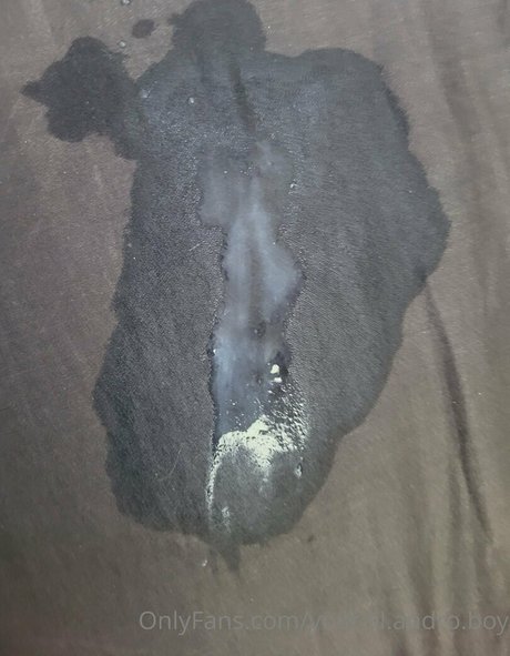 Photo nue de fuite OnlyFans de Yourlilandroboy