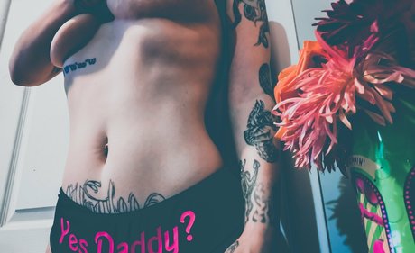 Photo nue de fuite OnlyFans de Lavenderbloodlustfree