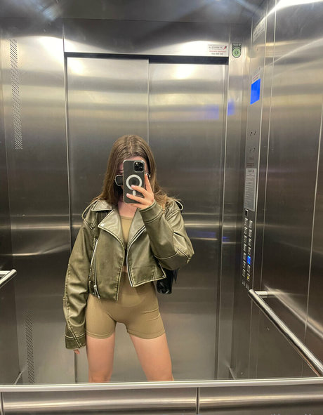 Photo nue de fuite OnlyFans de Rosamelloveyou