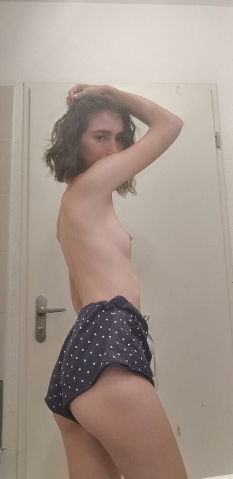 Photo nue de fuite OnlyFans de Maevals