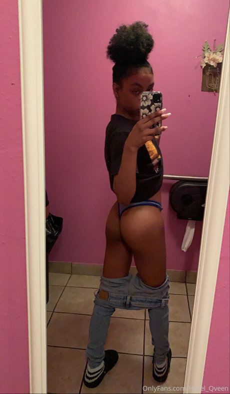 Photo nue de fuite OnlyFans de Hazelqveen