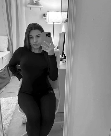 Photo nue de fuite OnlyFans de Savtiva
