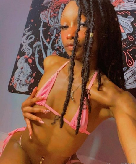 Photo nue de fuite OnlyFans de Yanasmg
