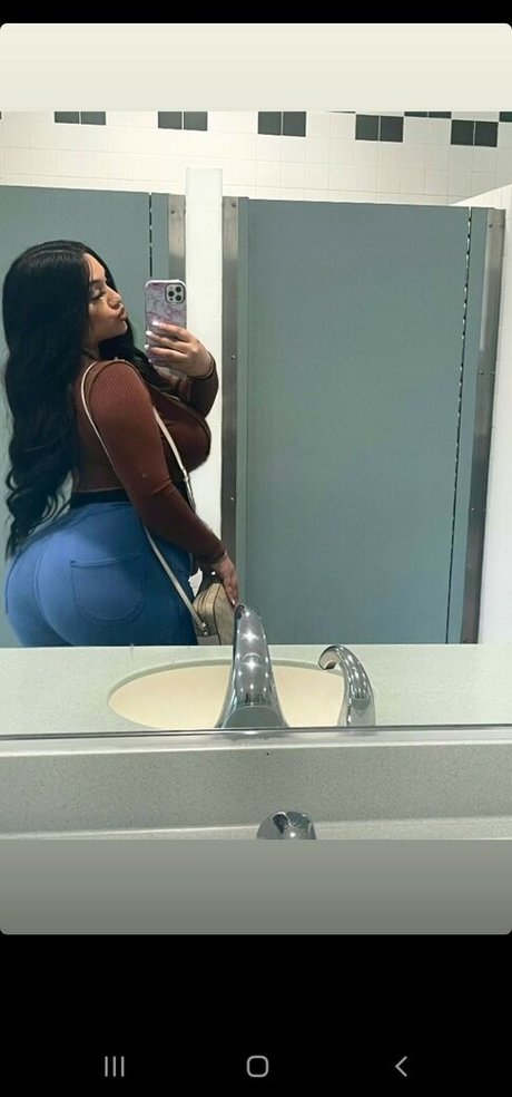 Photo nue de fuite OnlyFans de Jennah Hamdan