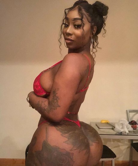 Photo nue de fuite OnlyFans de Velvettoyou
