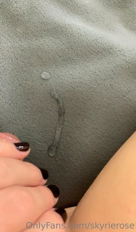 Photo nue de fuite OnlyFans de Skyrierose