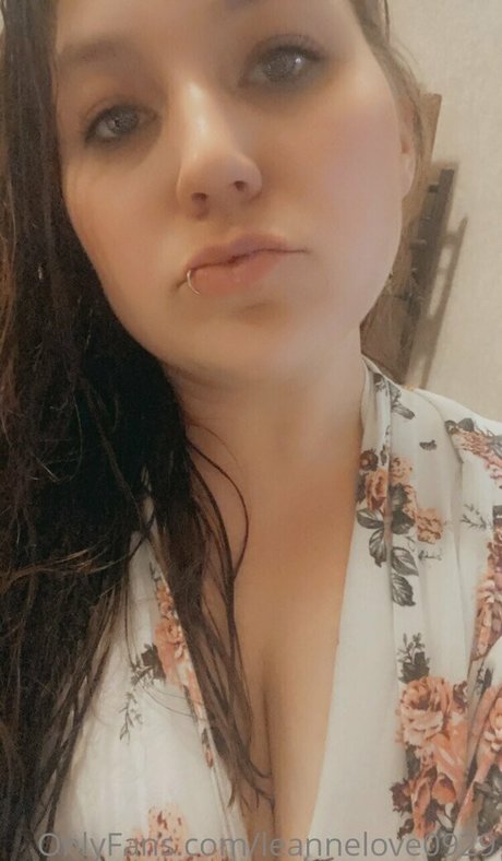 Photo nue de fuite OnlyFans de Leannelove1992