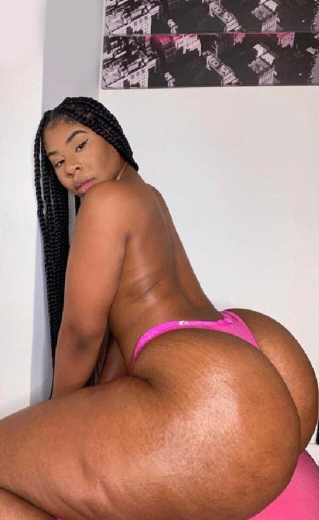 Photo nue de fuite OnlyFans de Katanah