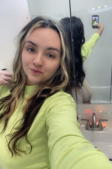 Photo nue de fuite OnlyFans de Oohkarlalala