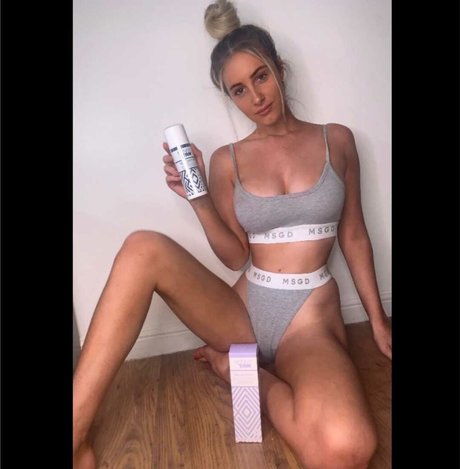 Photo nue de fuite OnlyFans de Faylee Oxenham