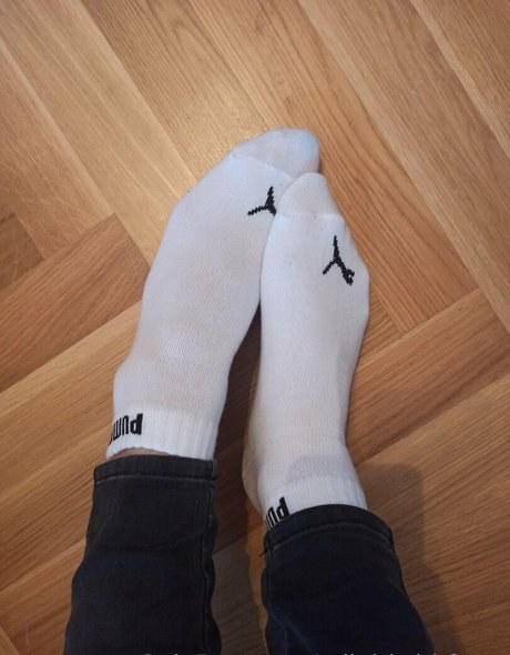 Tallgirlwithfeets