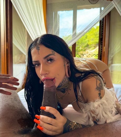 Photo nue de fuite OnlyFans de Laetitiaversace