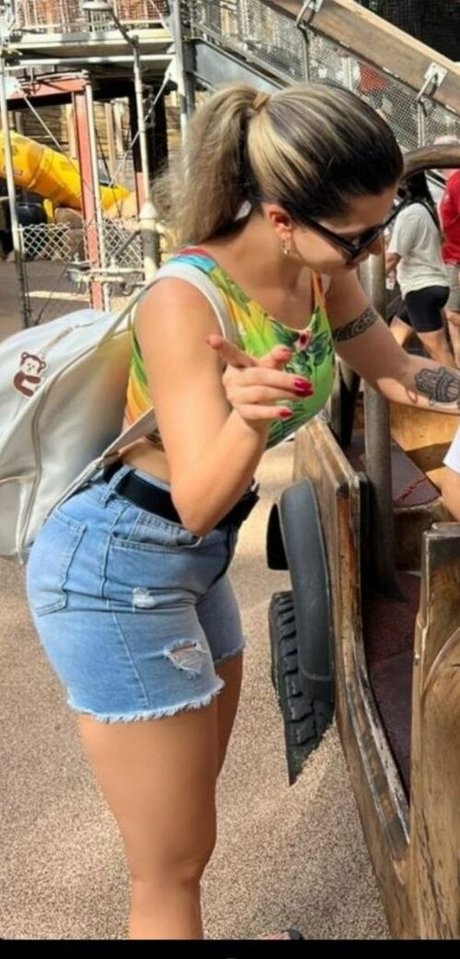 Photo nue de fuite OnlyFans de Cacau Colucci