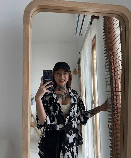 Photo nue de fuite OnlyFans de Gupgiiiiift