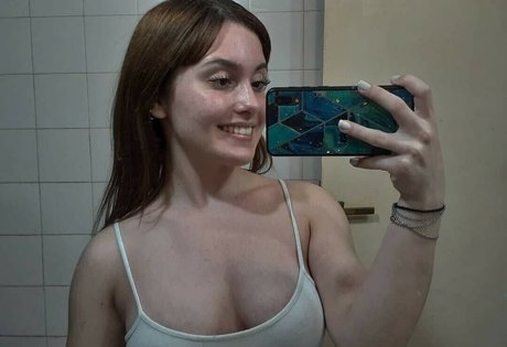 Photo nue de fuite OnlyFans de Melina Guida