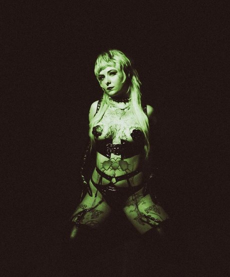 Photo nue de fuite OnlyFans de Avalon Valore