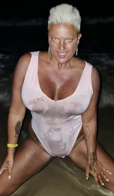 Photo nue de fuite OnlyFans de Caroline Oberg