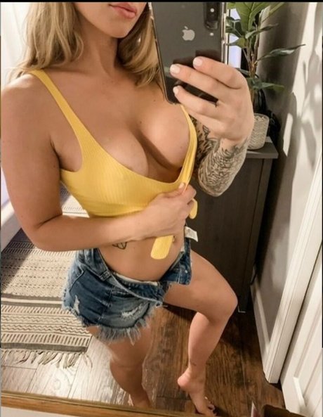 Photo nue de fuite OnlyFans de Kayla Manthey