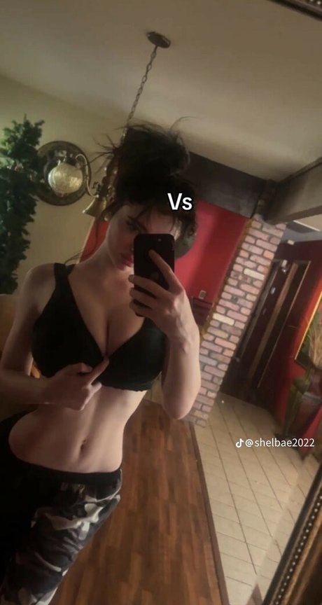 Photo nue de fuite OnlyFans de Shelbae2022