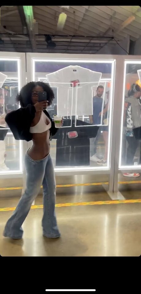 Photo nue de fuite OnlyFans de Divyaadu