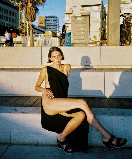 Yali Hoizzner