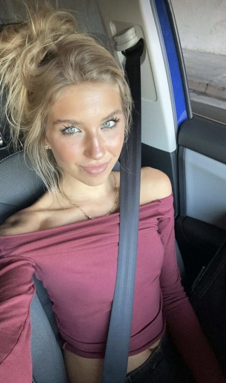 Aniela Leon
