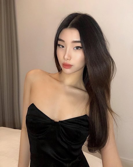 Photo nue de fuite OnlyFans de Mari Bambei