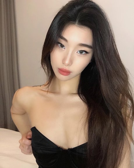 Photo nue de fuite OnlyFans de Mari Bambei
