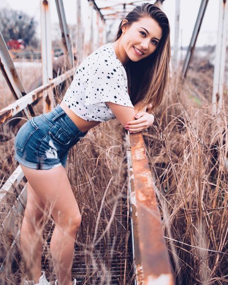 Photo nue de fuite OnlyFans de Sasha Emiri Sander