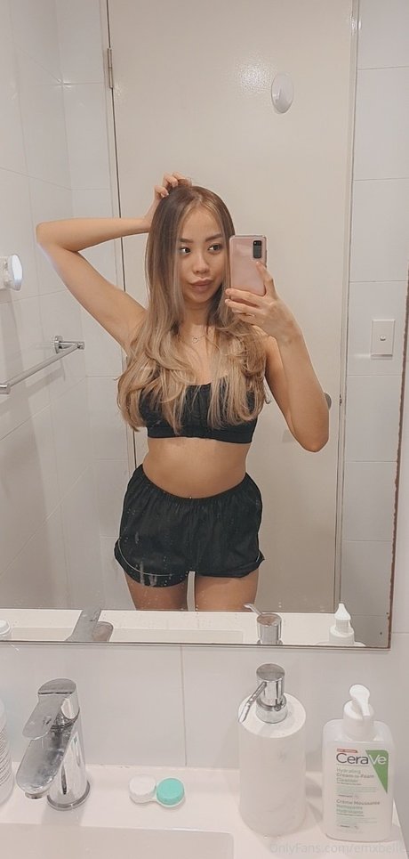 Photo nue de fuite OnlyFans de Emily Bellerose