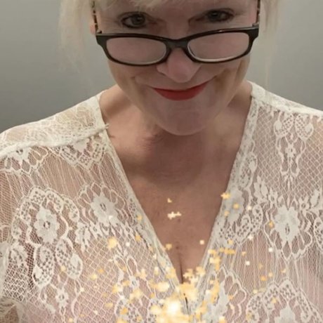 Sandie Lee