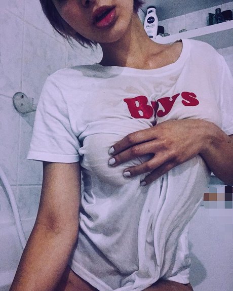 Julez Notyourwaifu