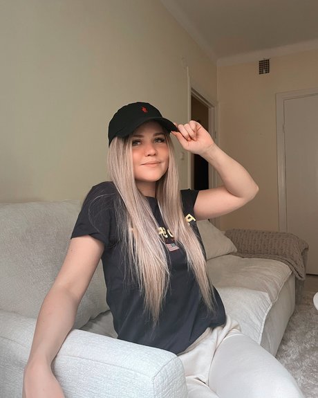 Photo nue de fuite OnlyFans de Julia Kiran