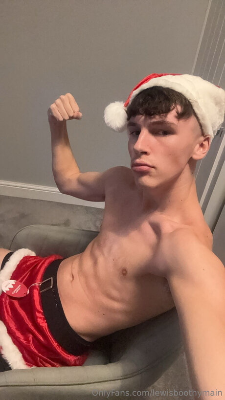 Photo nue de fuite OnlyFans de Lewisboothymain