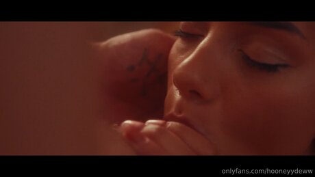 Photo nue de fuite OnlyFans de Hooneyydeww