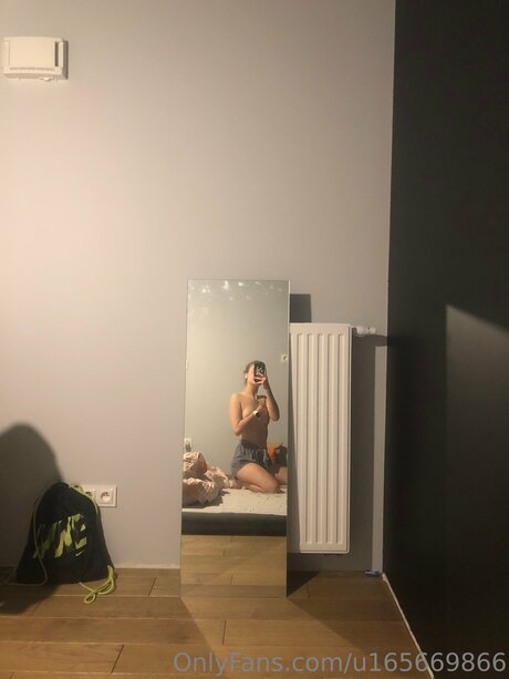 Photo nue de fuite OnlyFans de U165669866