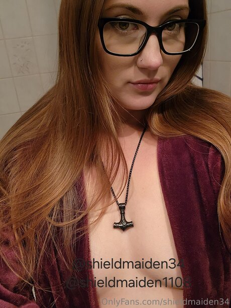 Photo nue de fuite OnlyFans de Shieldmaiden34
