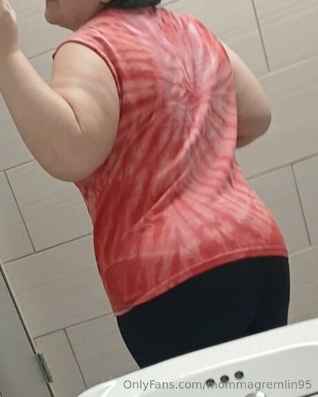 Photo nue de fuite OnlyFans de Mommagremlin95