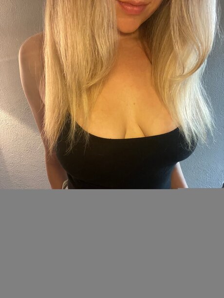Photo nue de fuite OnlyFans de Xosusanna