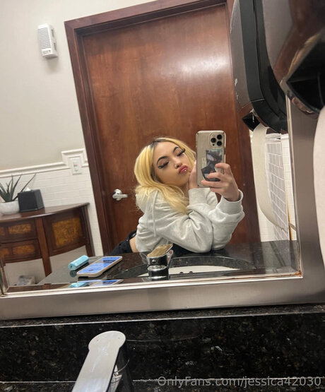 Jessica42030