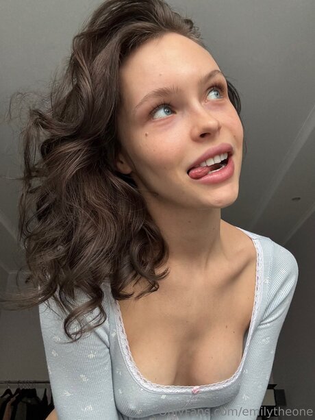 Photo nue de fuite OnlyFans de Anoraofficial