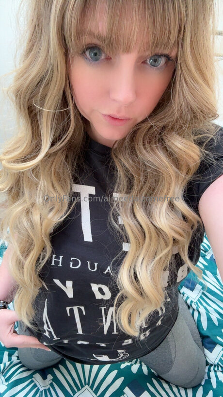 Photo nue de fuite OnlyFans de Inkedcurvymum