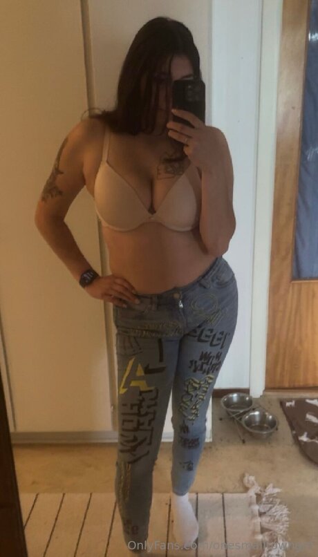 Photo nue de fuite OnlyFans de Onesmalltowngirl