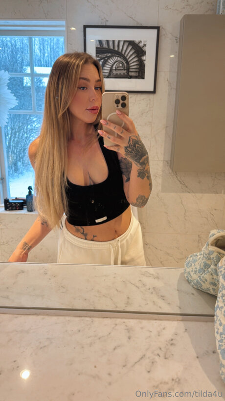 Photo nue de fuite OnlyFans de Tilda4u