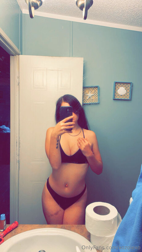 Photo nue de fuite OnlyFans de Xozoiexo